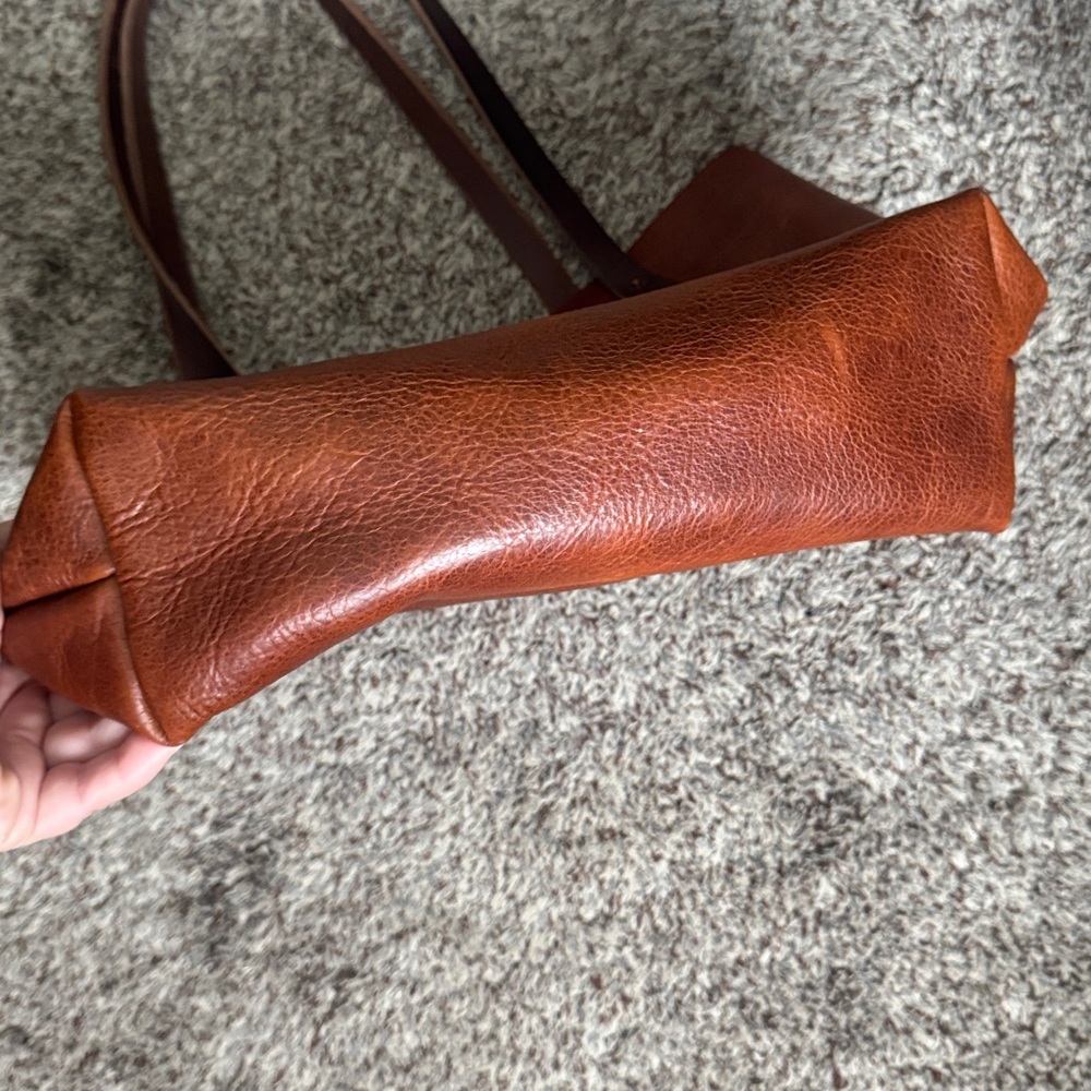 Go Forth Goods Medium Avery Natural Leather Whisky Bison Tote - Picture 3 of 5